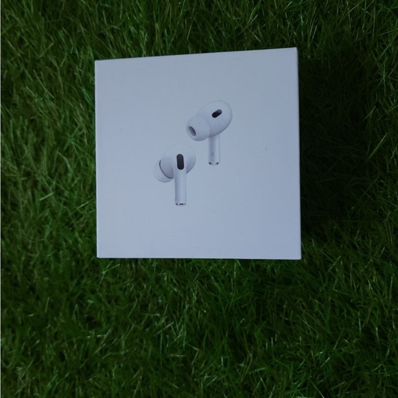 White Wireless Earbuds